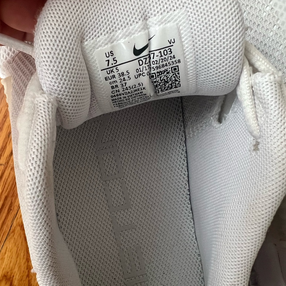 Nike Metcon 9  White Pure Platinum Athletic Sneakers - Picture 7 of 8